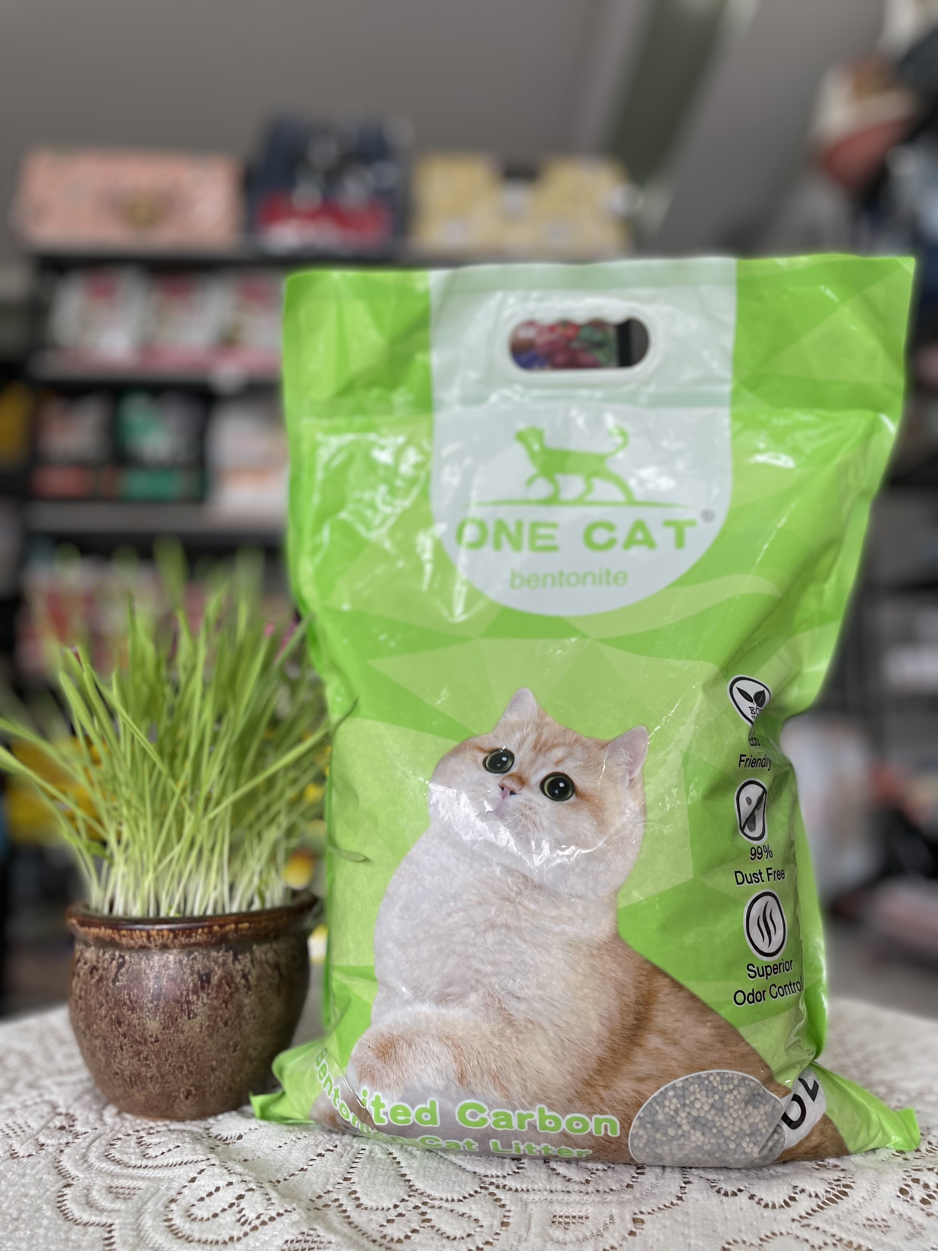 Cát vệ sinh cho mèo One Cat bịch 8L (4KG)