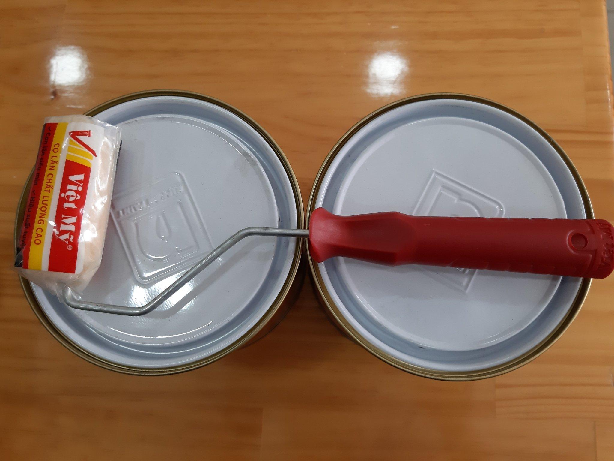 [HCM]Combo 2 lon sơn dầu Nippon Tilac màu trắng 8.0 Lít + 1 lăn 6cm