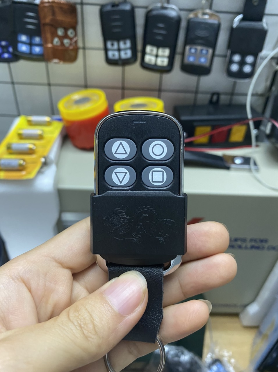 Điều khiển cửa cuốn CH mã nhảy sóng 365