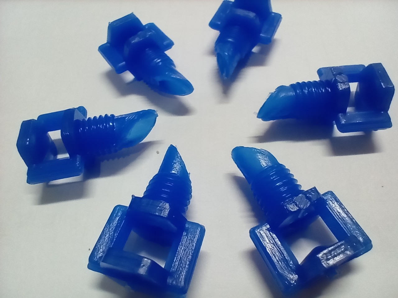 100 béc phun con bọ tưới gốc xanh chân ren 6 mm
