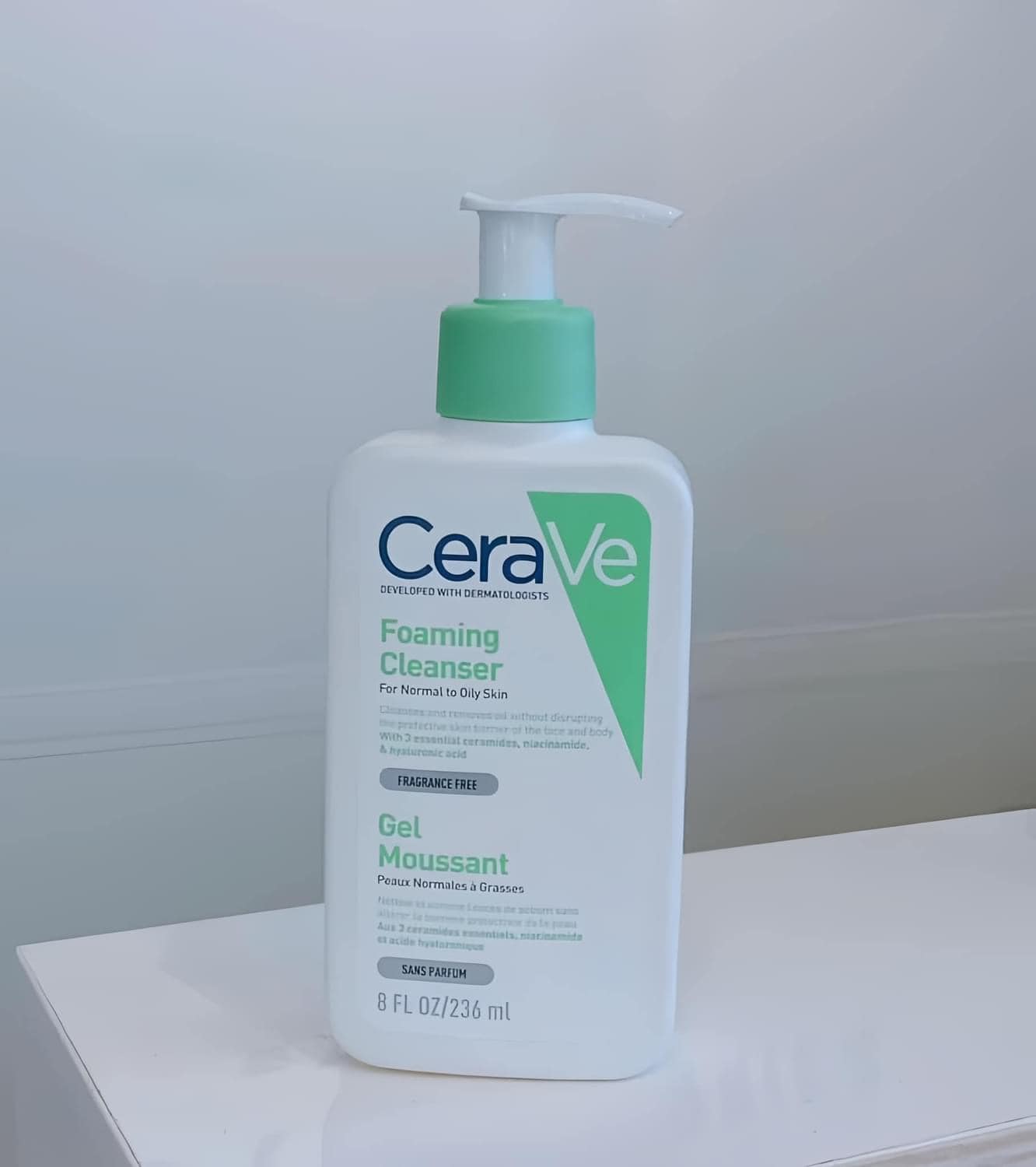 Sữa Rửa Mặt Cerave 236ml Dành Cho Da Dầu Da Nhạy Cảm Mụn