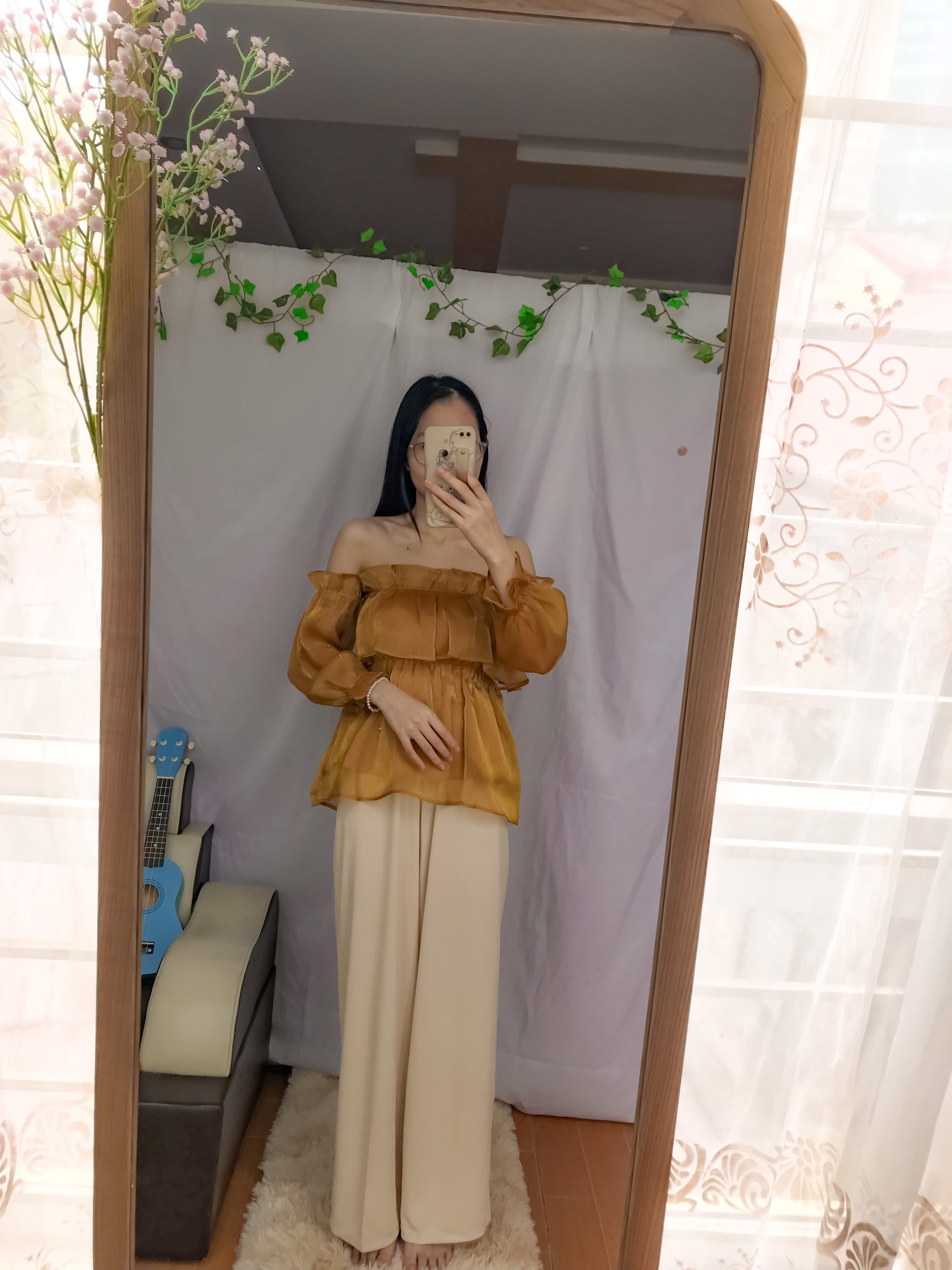 Áo tơ trễ vai tay dài có lót lụa