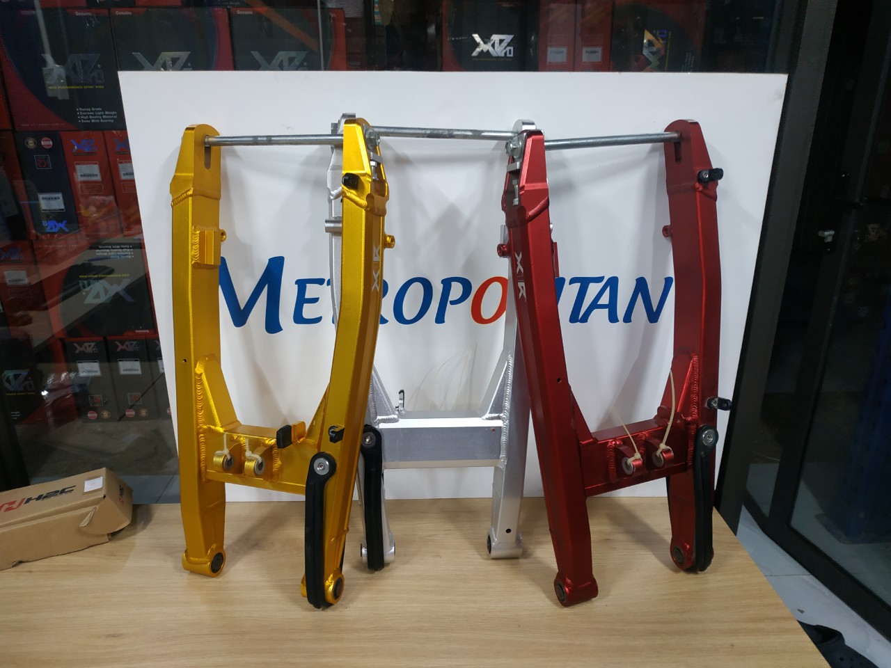 GẮP (CÀNG SAU) CHO WINNER150 (X1R) MÀU BẠC