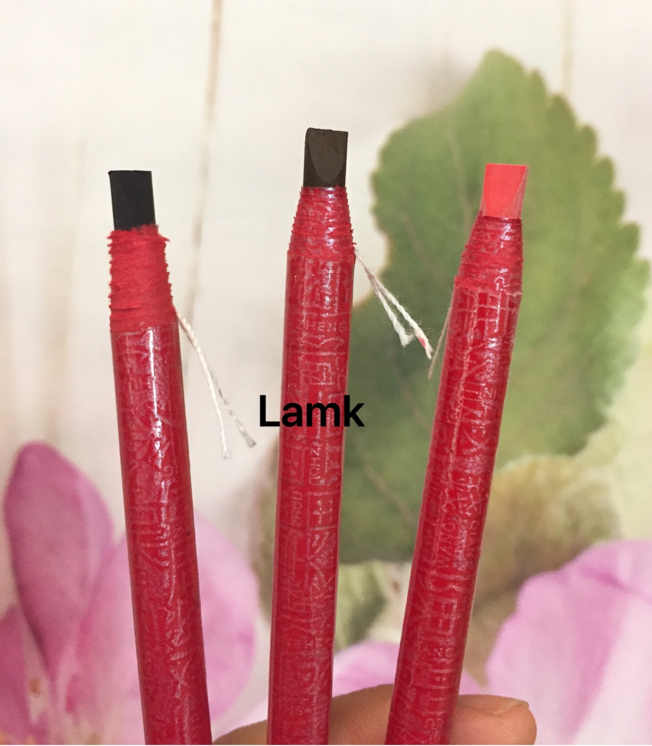 CHÌ XÉ IDM CỨNG TRONG PHUN XĂM MAKE UP