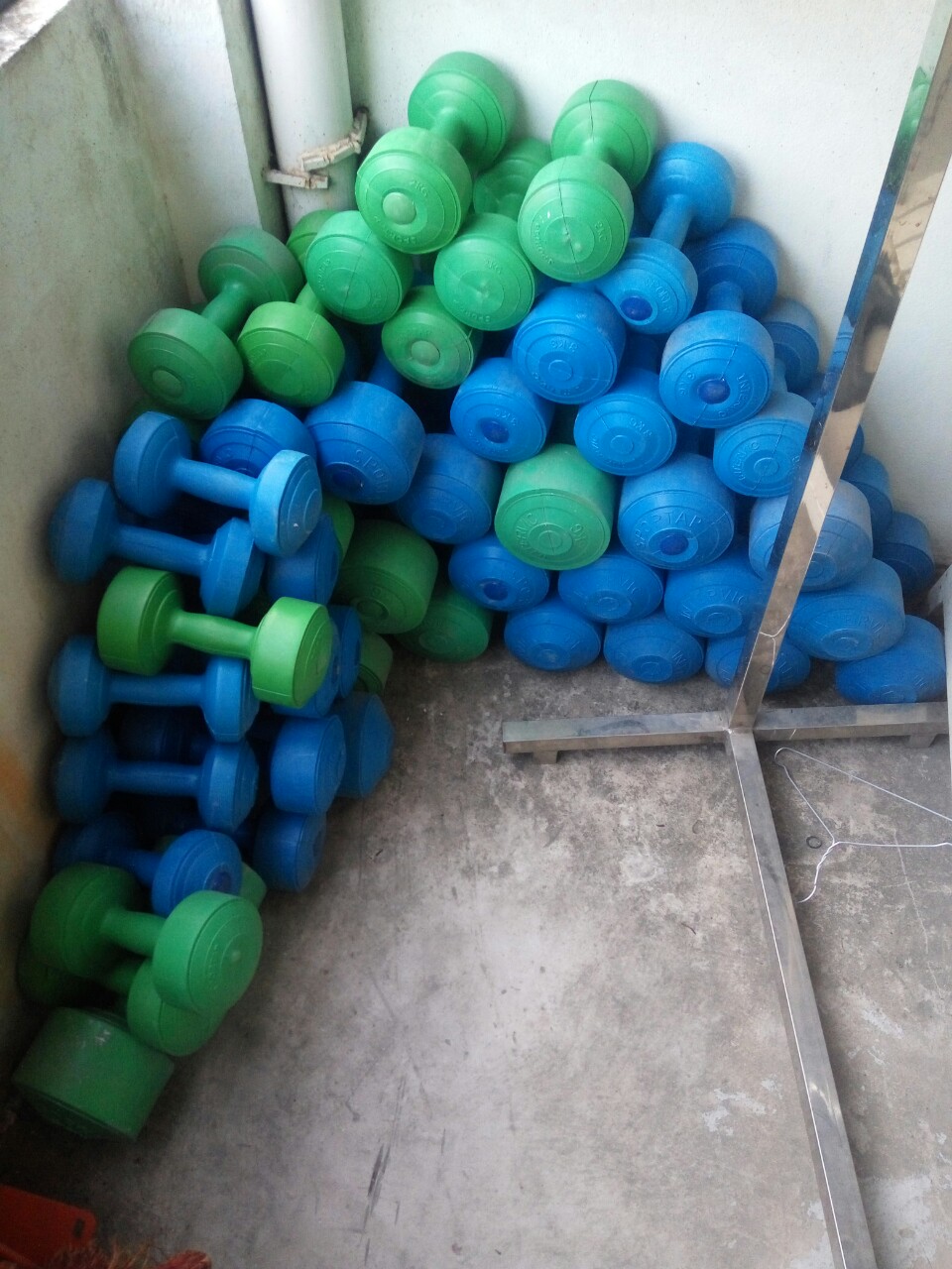 Bộ 2 chiếc Tạ tay nhựa VN 5 Kg