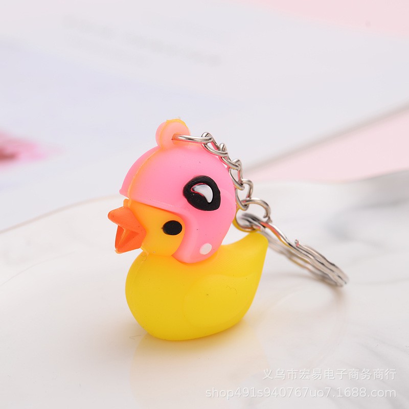 Móc khoá vịt đội mũ