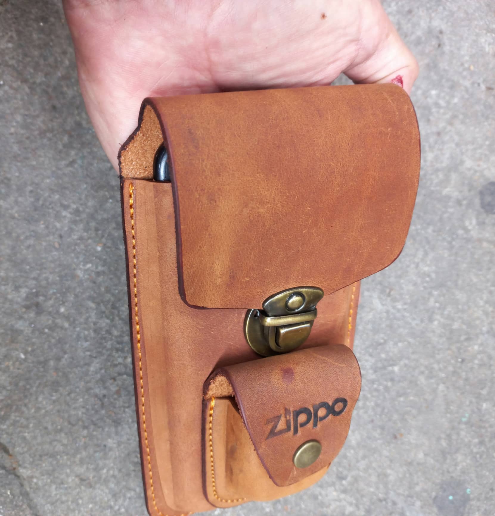 BAO DA ĐIỆN THOẠI KÈM ZIPPO ĐEO THẮT LƯNG