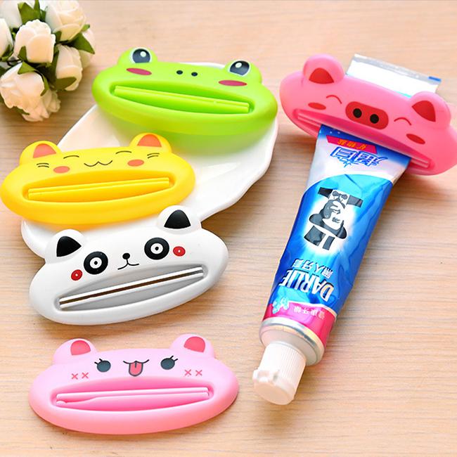 [HCM]Dụng cụ kẹp kem đánh răng hình thú