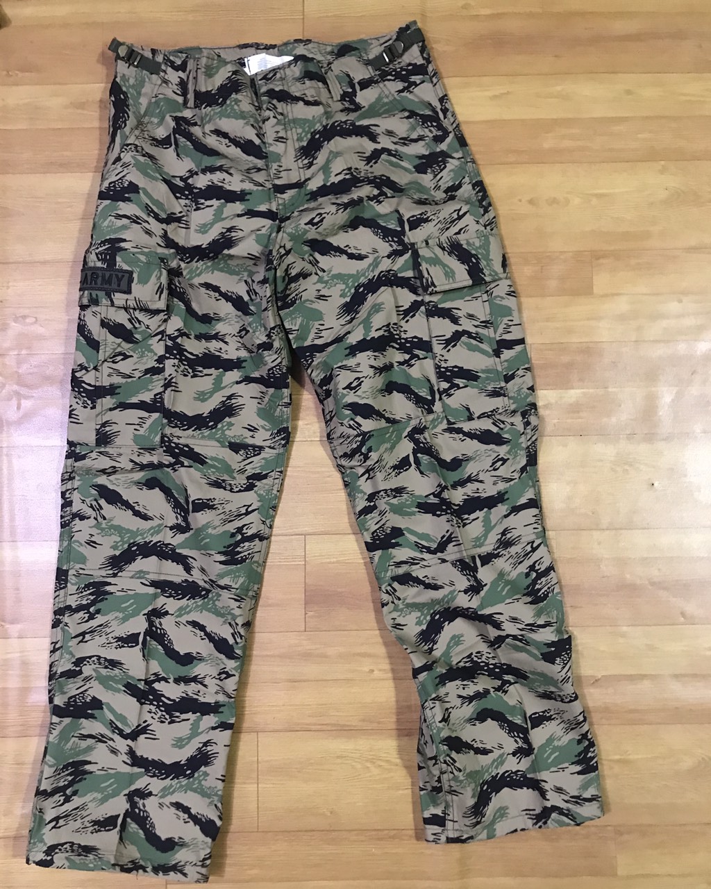 QUẦN LÍNH RẰN RI TÚI HỘP NAM ( TẶNG KÈM 1 ÁO RẰN RI DÂY KÉO ĐỒNG)