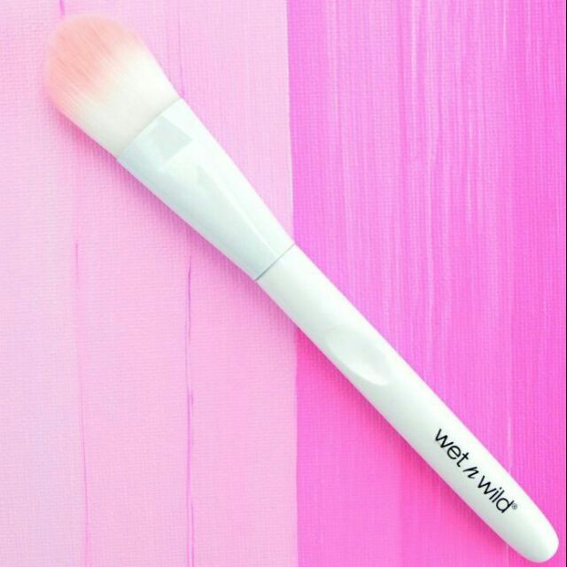 Cọ tán đa năng Wet n Wild – Flat Top- Happy House