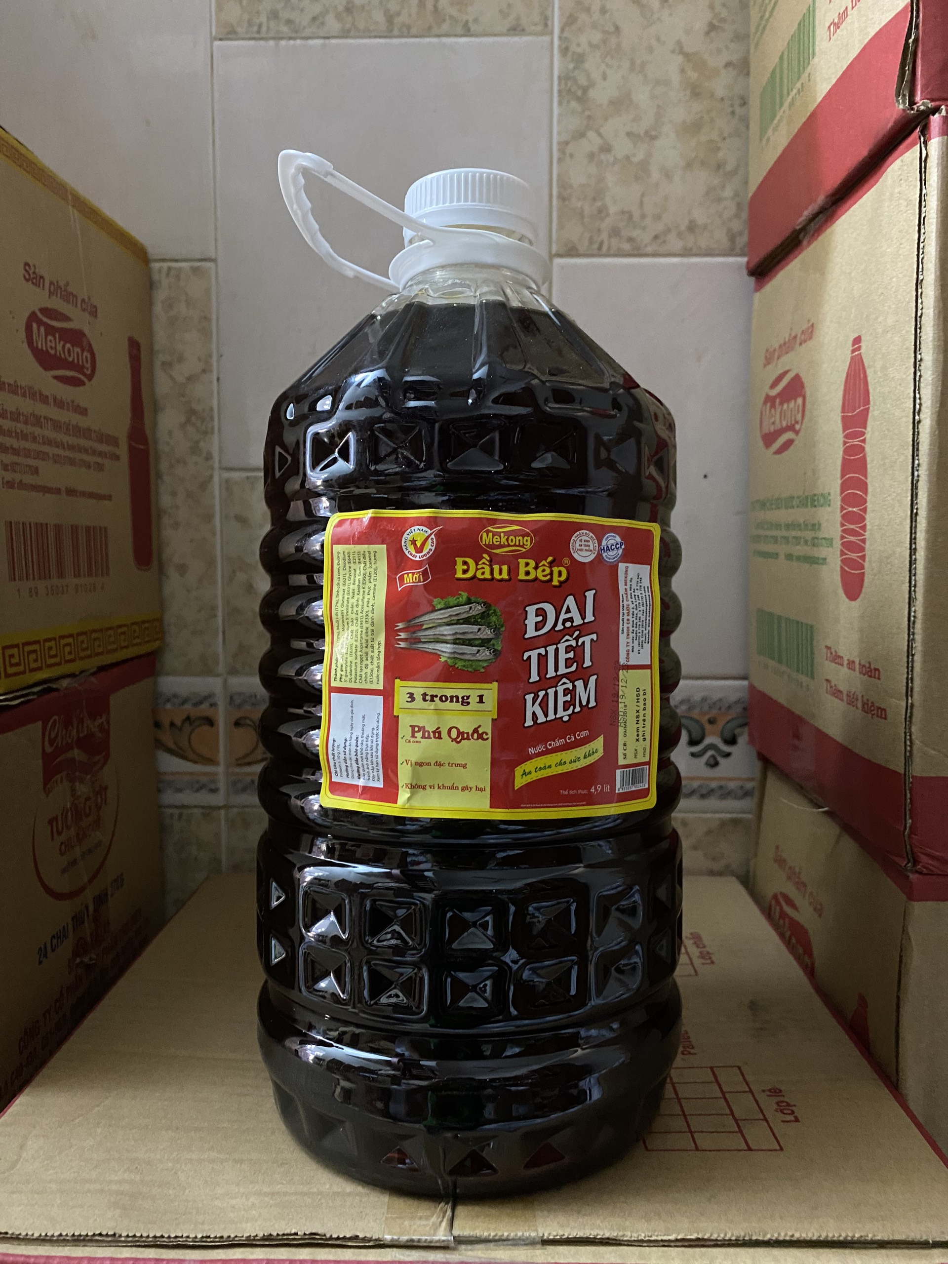 Nước mắm cá cơm Mekong can 4.9 Lít