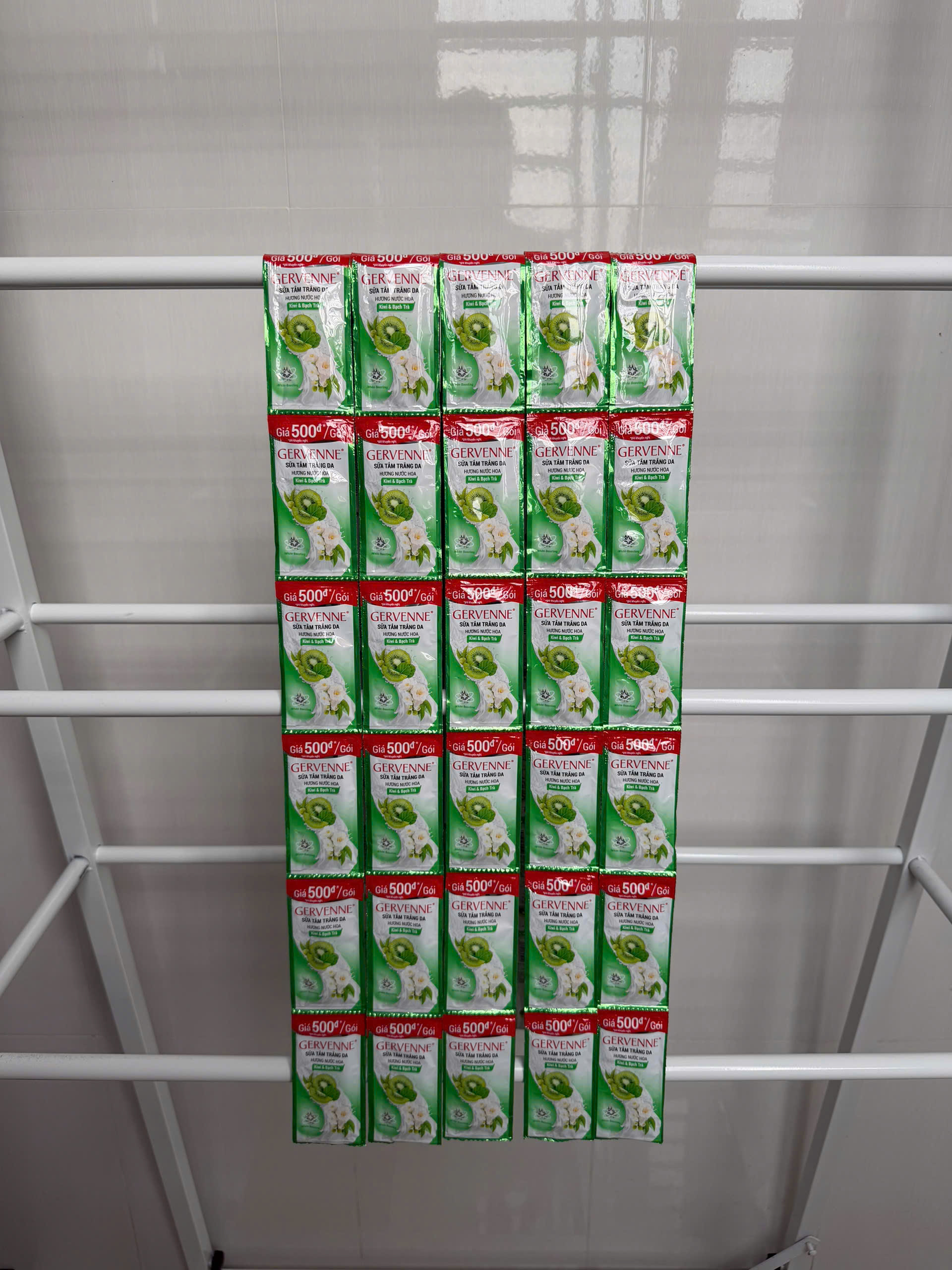 Sữa Tắm Gervenne Dây 12 Gói