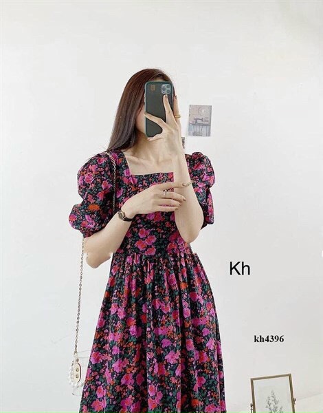 Đầm xòe họa tiết hoa dễ thương