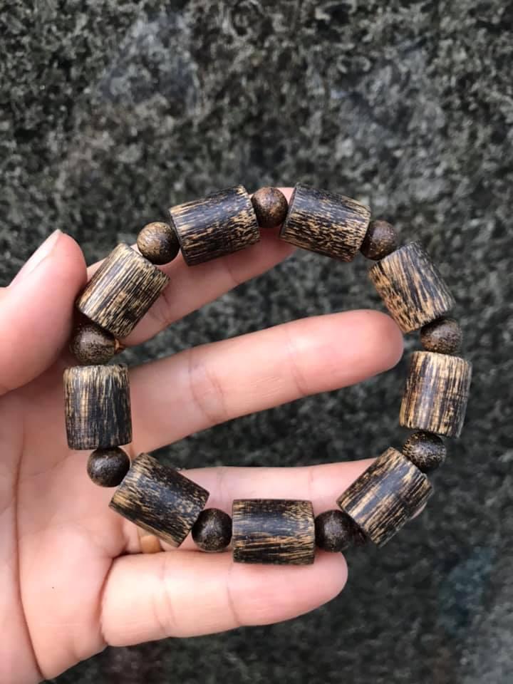 Vòng tay gỗ kiểu dáng đốt trúc