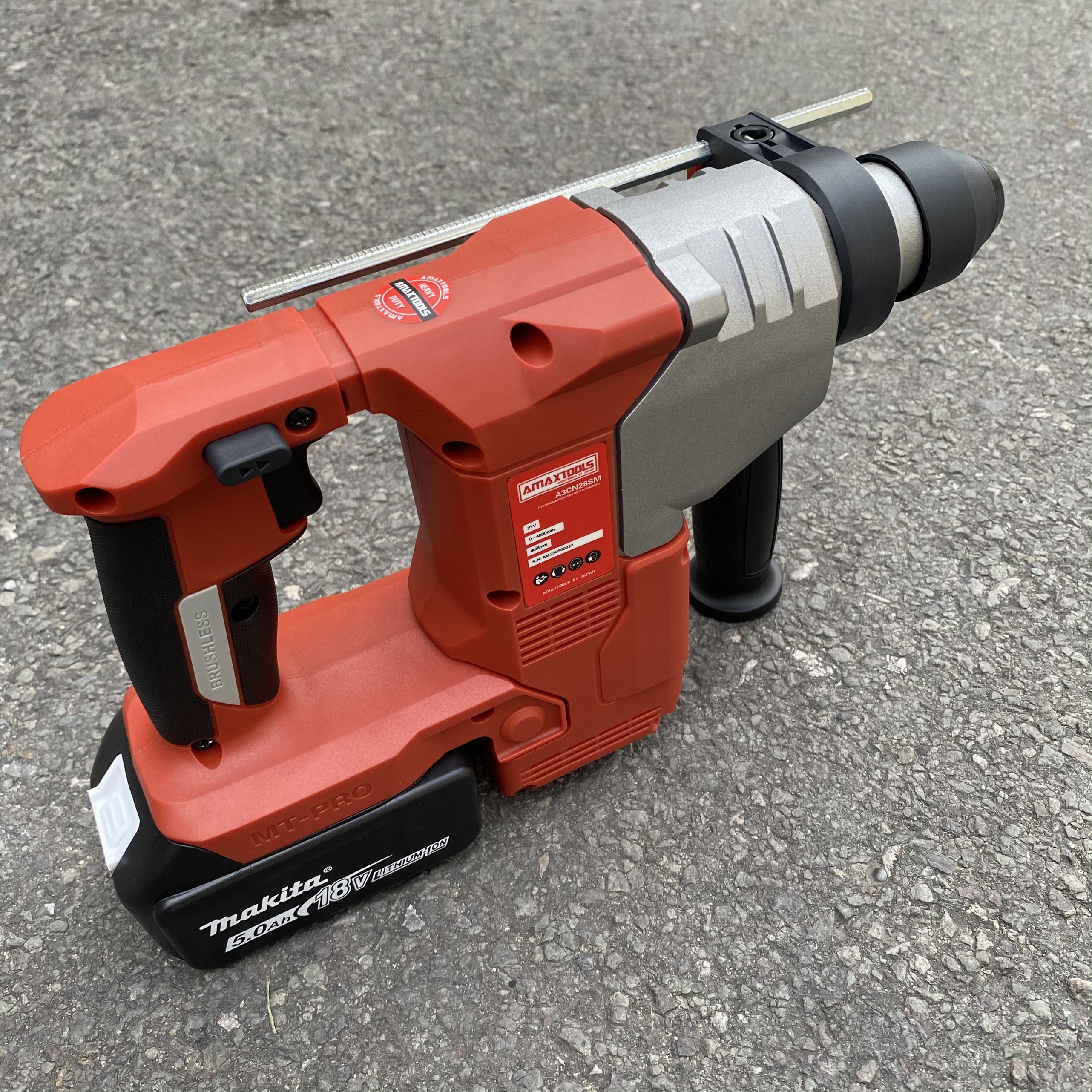 Máy khoan bê tông pin AMAX A3CN28SM (màu đỏ)