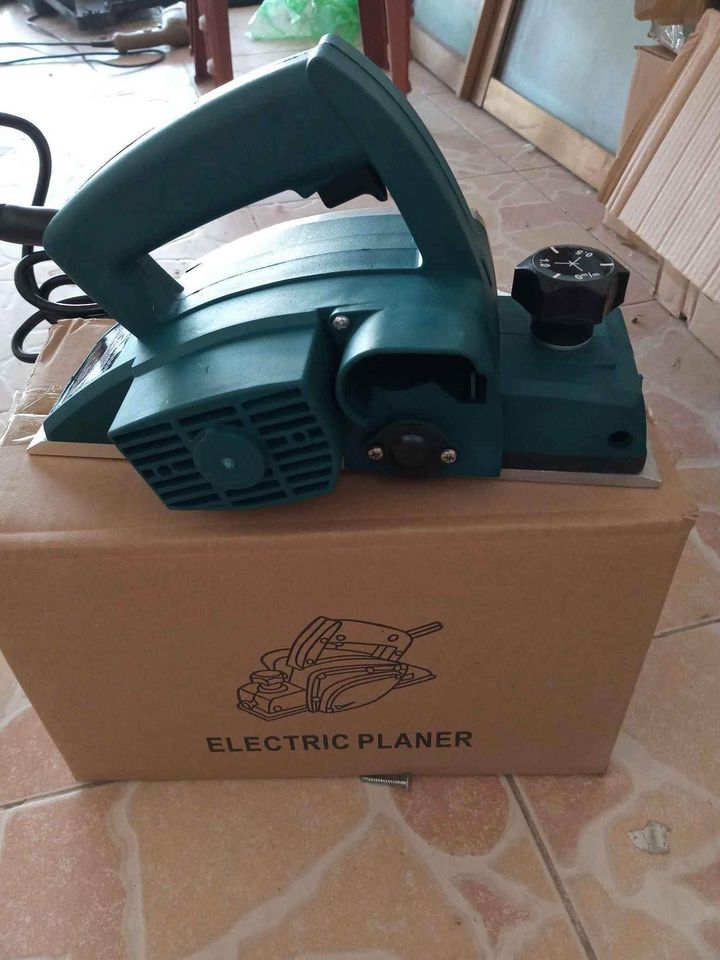 MÁY BÀO GỖ MAKITA
