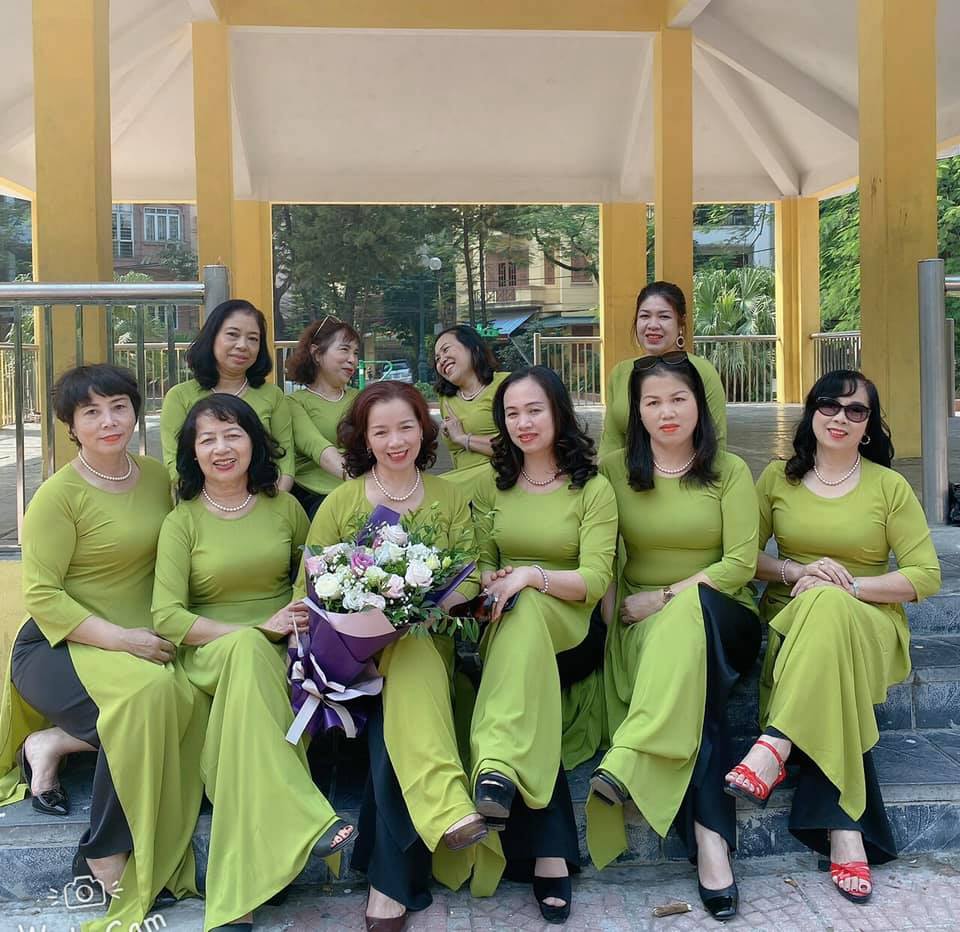 Áo dài lụa nhật trơn xanh cốm