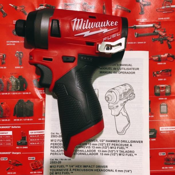 Body milwaukee 2553 m12 tặng pin 2ah và sạc adapter 220v ok
