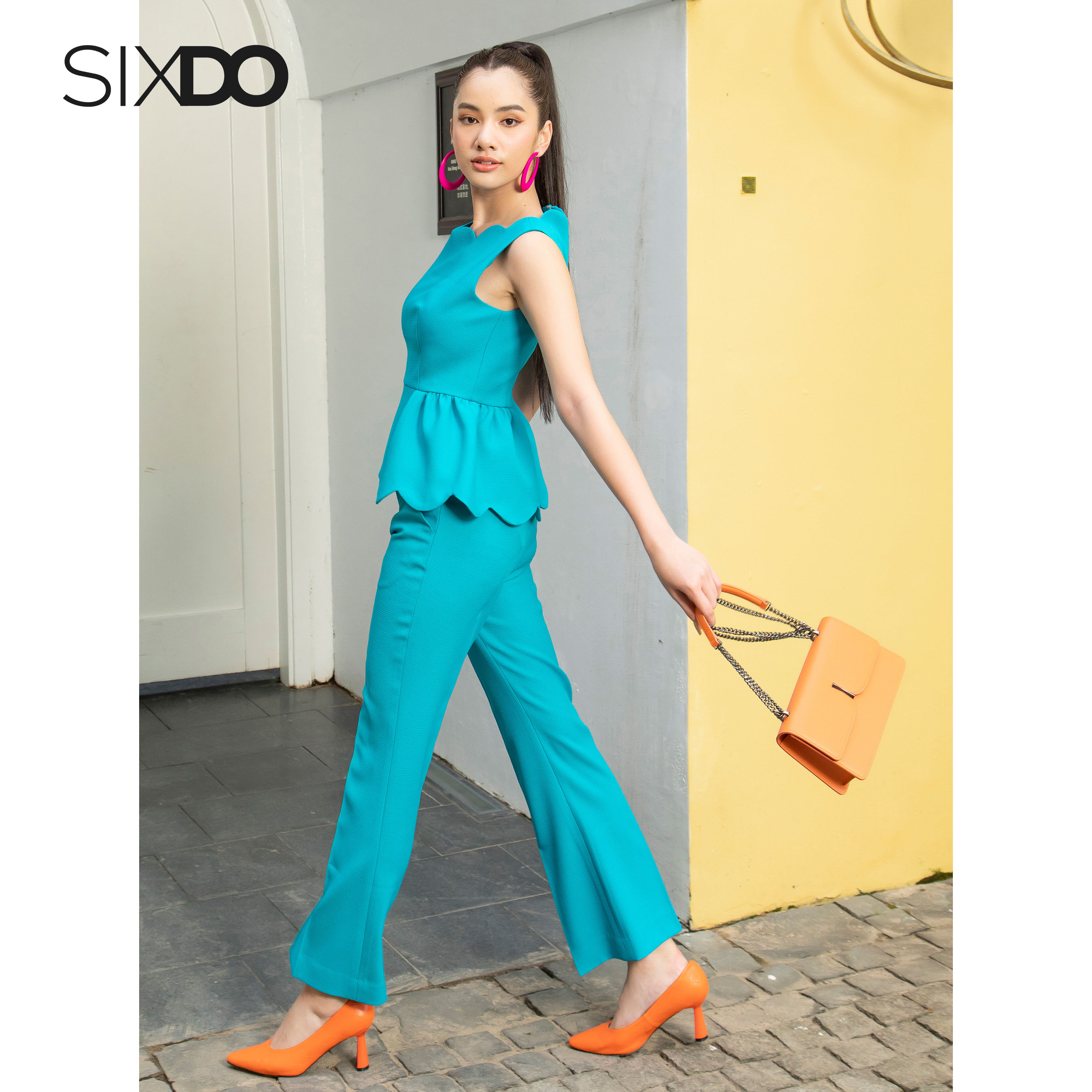 Áo nữ xanh sát nách cổ sò thời trang SIXDO (Sky Sleeveless Raw Top)