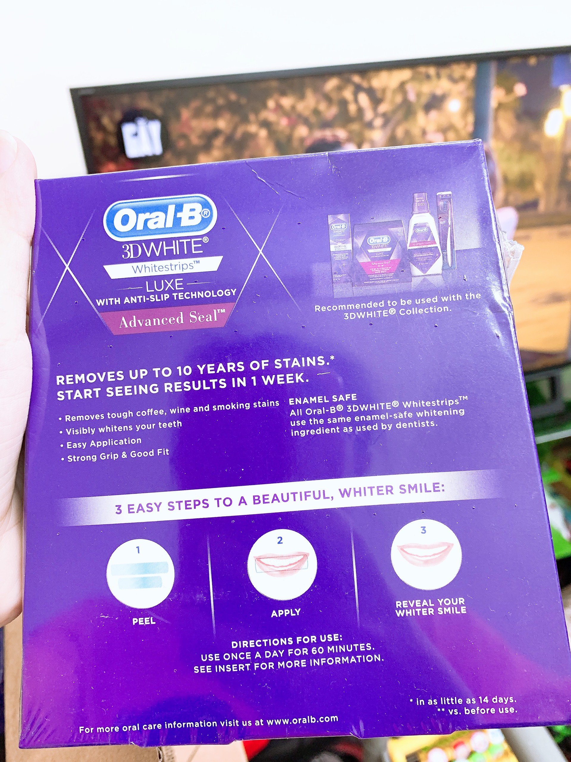 Miếng dán tẩy trắng răng Oral-B 3D White 28 miếng