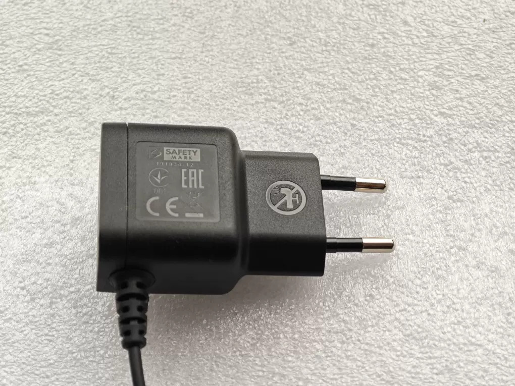 Bộ Sạc Cho Tông Đơ Cắt Tóc Philips HC3418