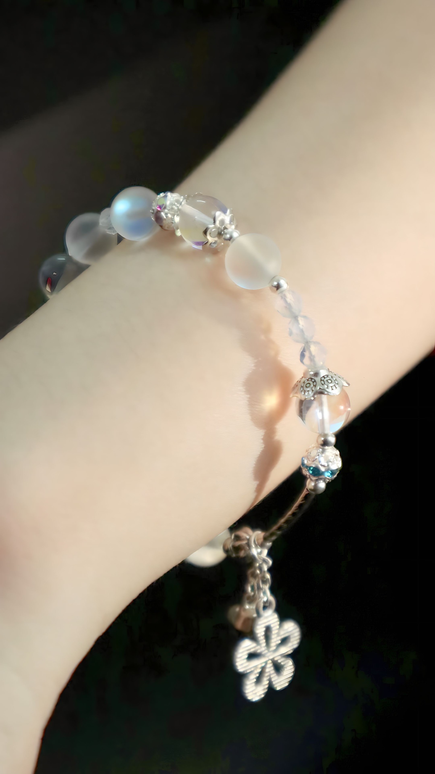 Vòng Tay Đá Moonstone ( Đá Mặt Trăng ) Mix Charm