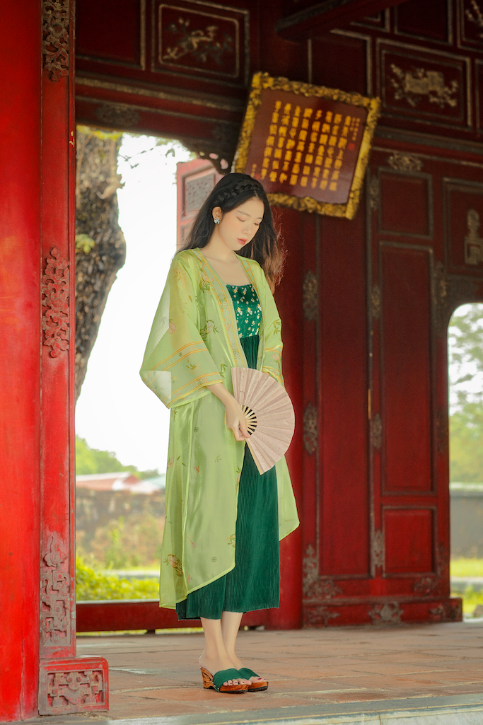 Sumire Store Áo khoác in Hoa Niên Ca - Xanh cốm