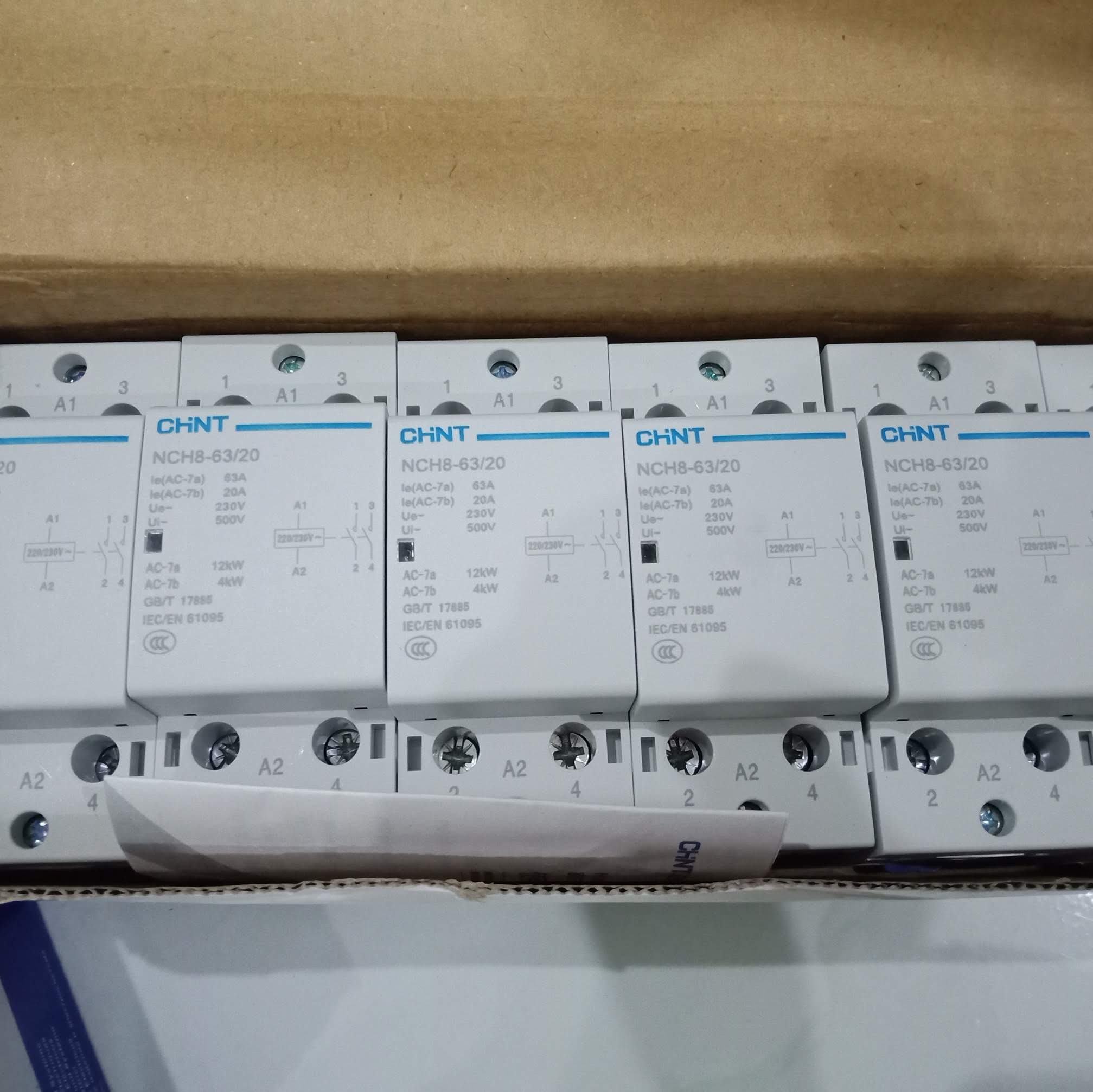 Contactor Khởi động từ 1 pha Chint 63A 220V