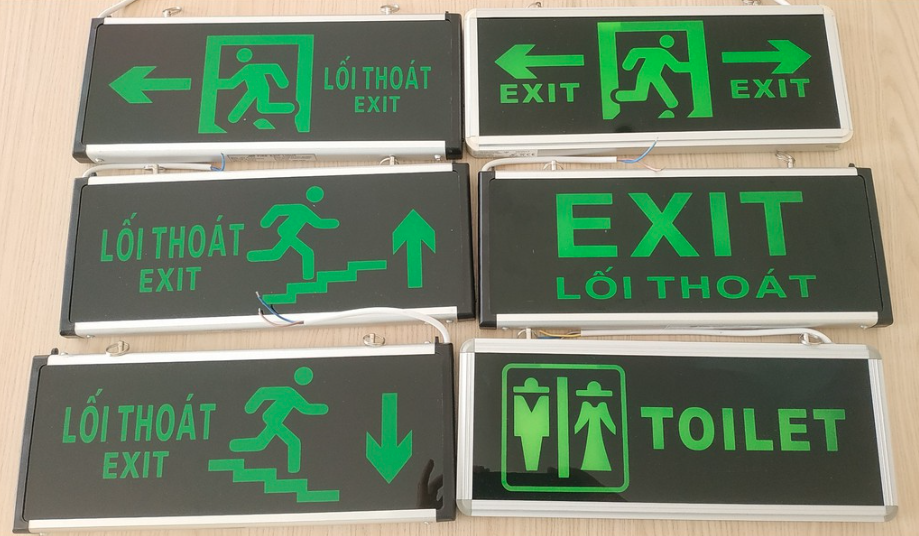 Đèn exit thoát hiểm 2 mặt sáng khẩn cấp khi có sự cố mất điện đột ngột (nhiều mẫu)