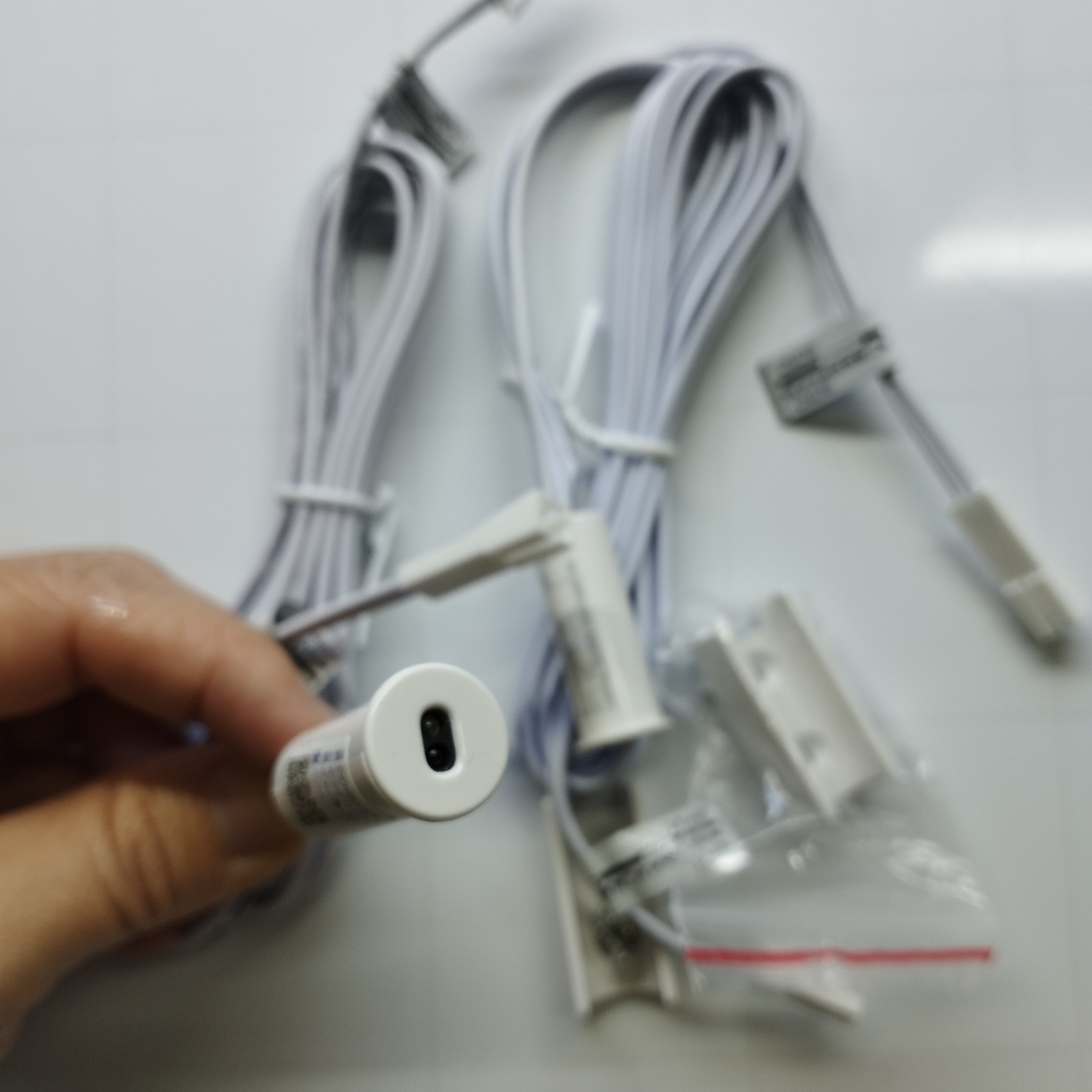 Cảm biến đóng mở, đóng mở cánh tủ, cánh cửa