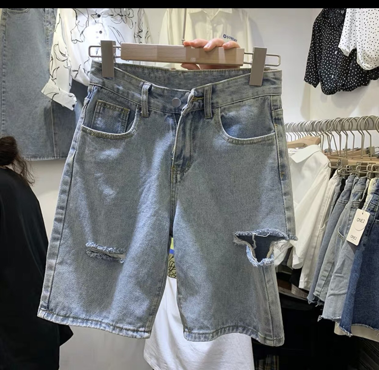 Quần Jeans ngố lai cuốn rách PT