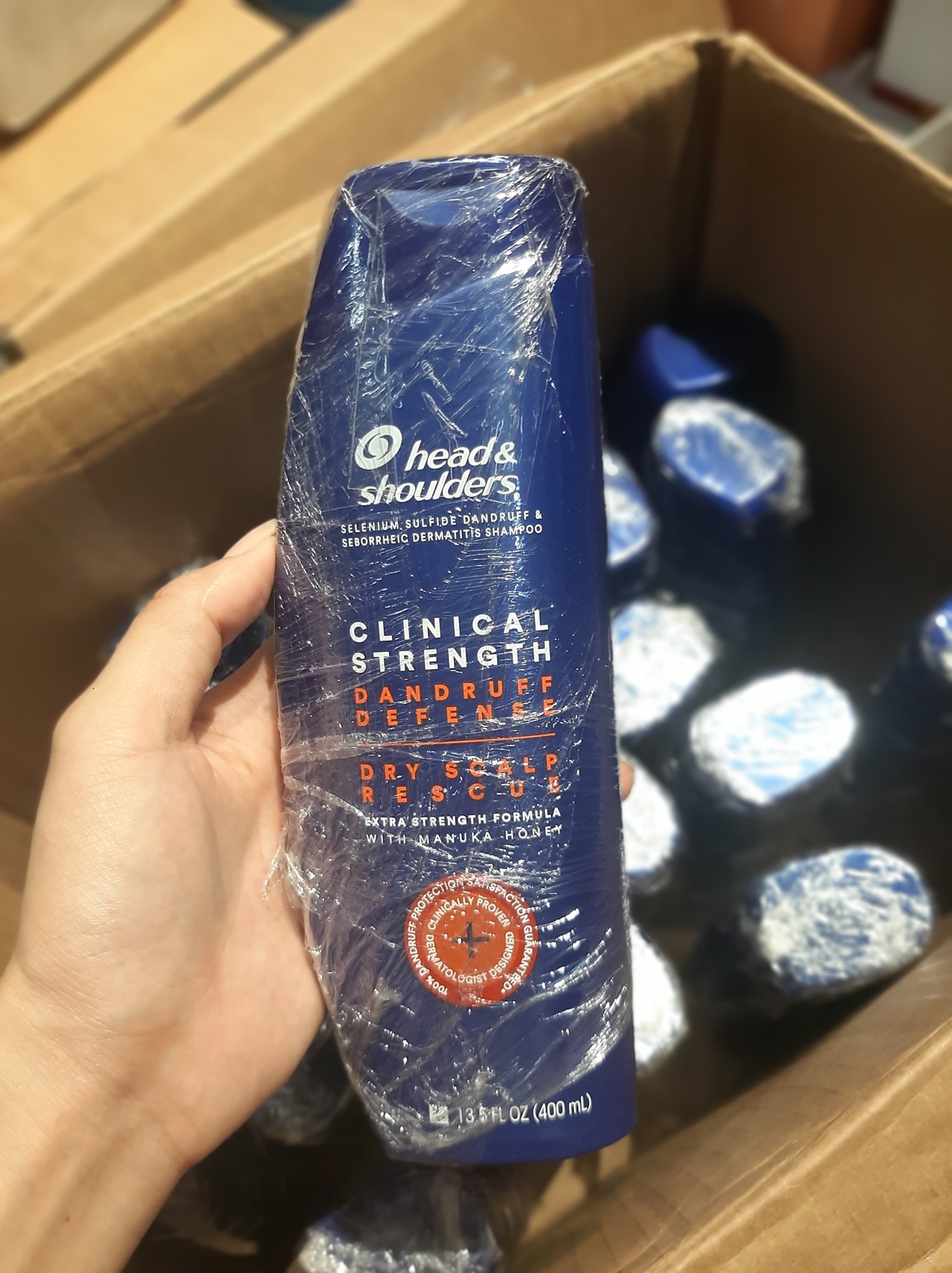 Dầu Gội Đặc Trị Gàu Head & Shoulder Clinical Strength  Mỹ