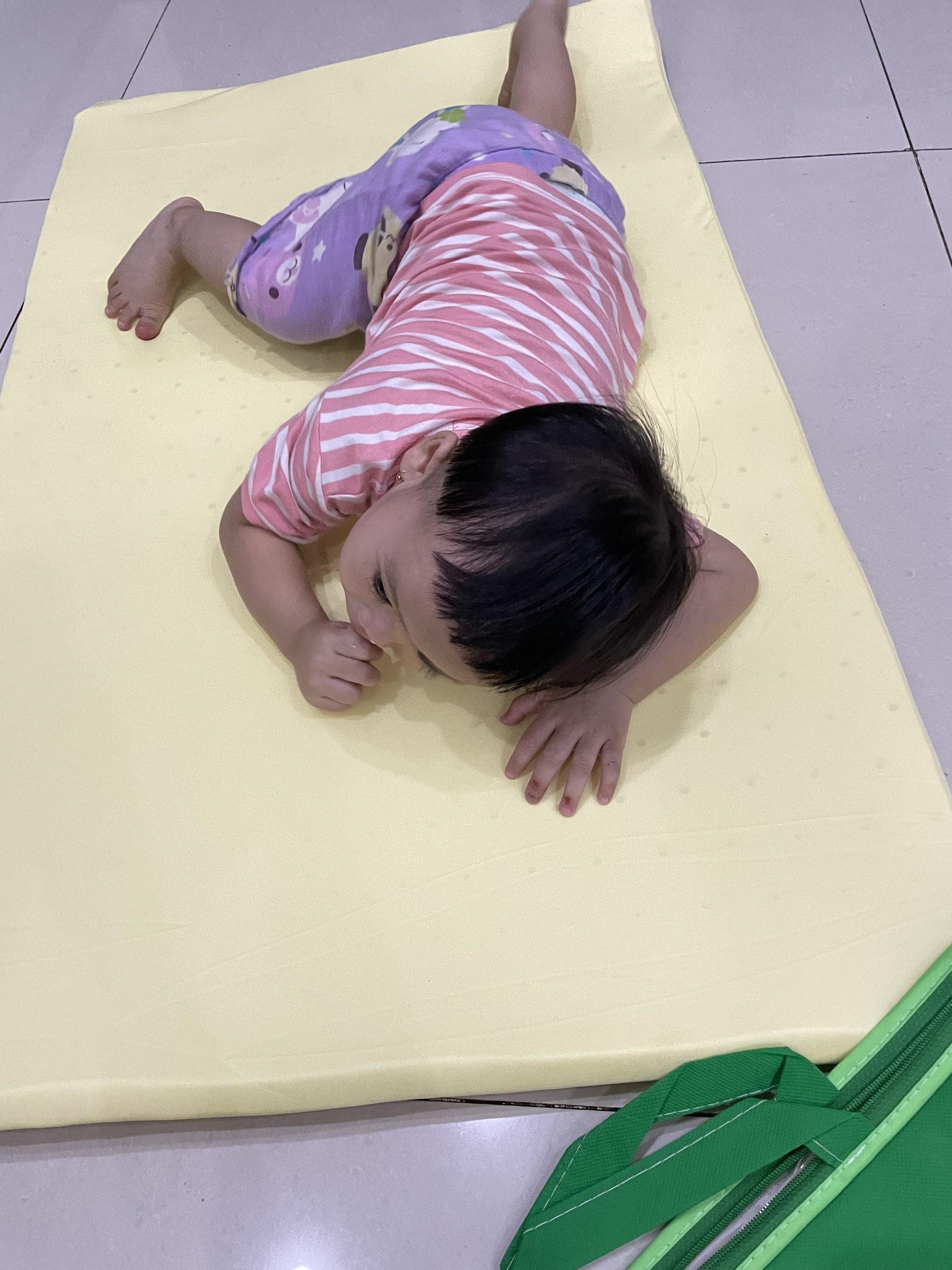 Nệm Em Bé CAO SU THIÊN NHIÊN dày 2,5 phân- NỆM NÔI CŨI, NỆM CHO BÉ ĐI HỌC