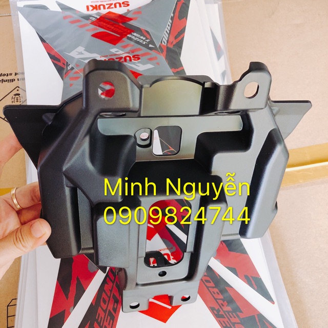 Nhựa nhám bợ pha đèn Satria fi/ Raider fi chinh hang suzuki