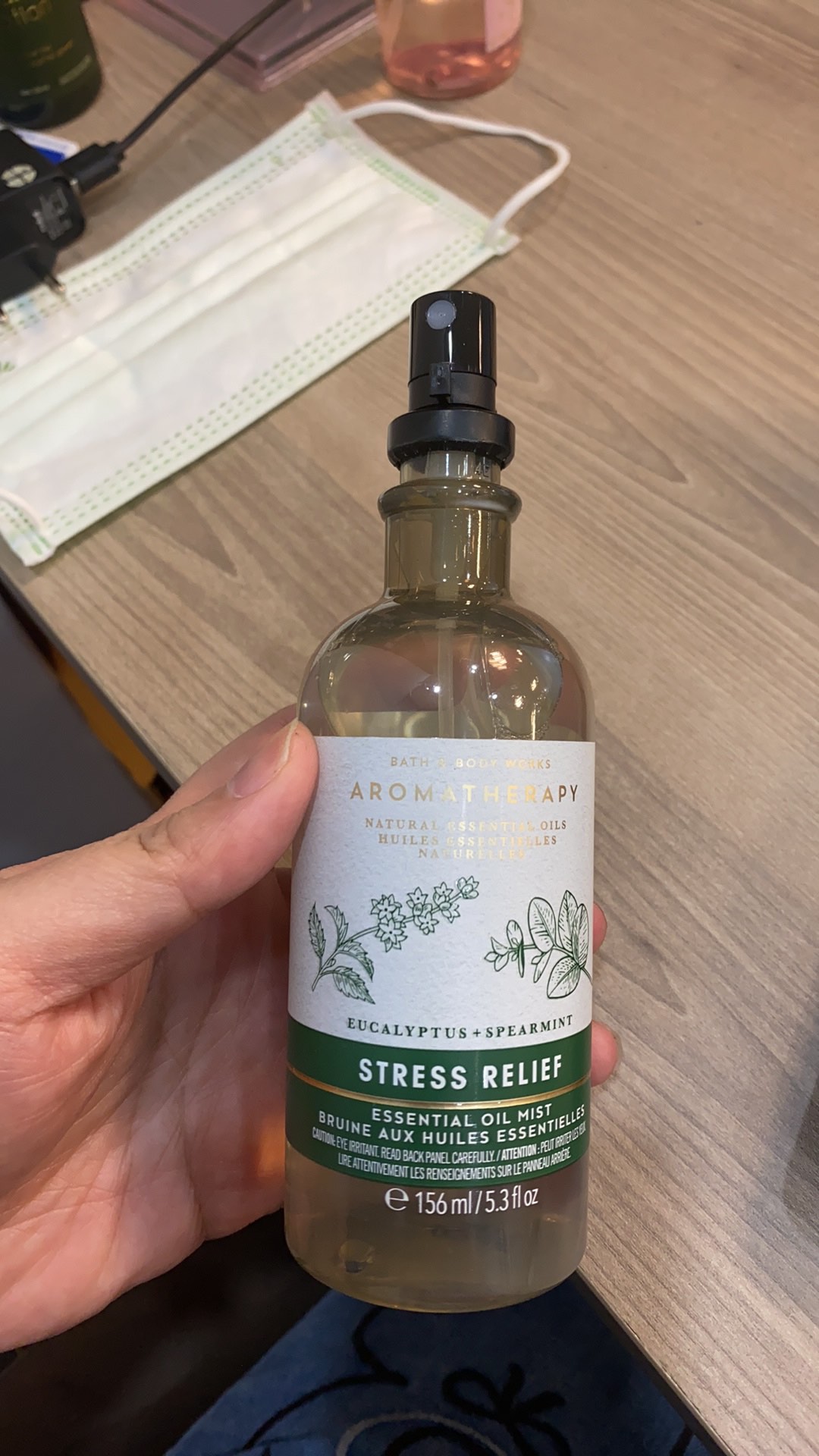 Xịt Thơm Gối thư giãn Bath & Body Works Eucalyptus+Spearmint 156ml