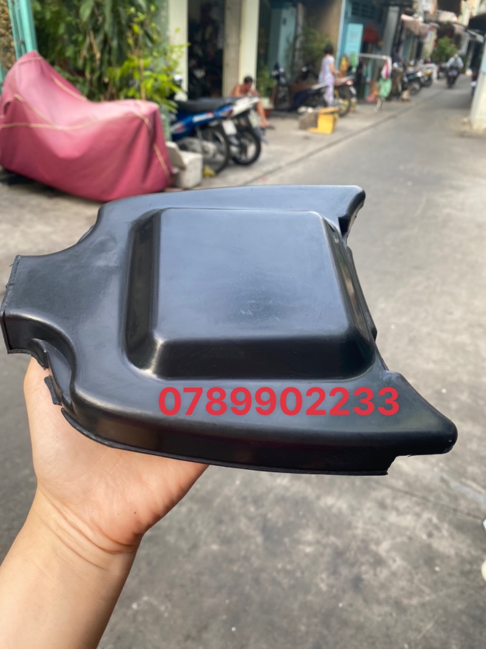 NẮP NHỰA ĐẬY BÌNH ẮC QUY XE CHALY