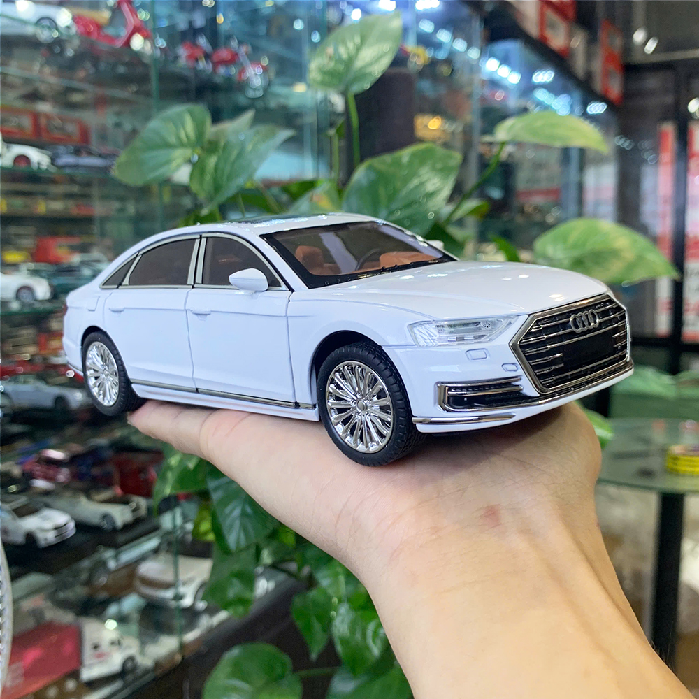 Mô hình xe Audi A8 có đèn và âm thanh tỉ lệ 1:24 Chezhi