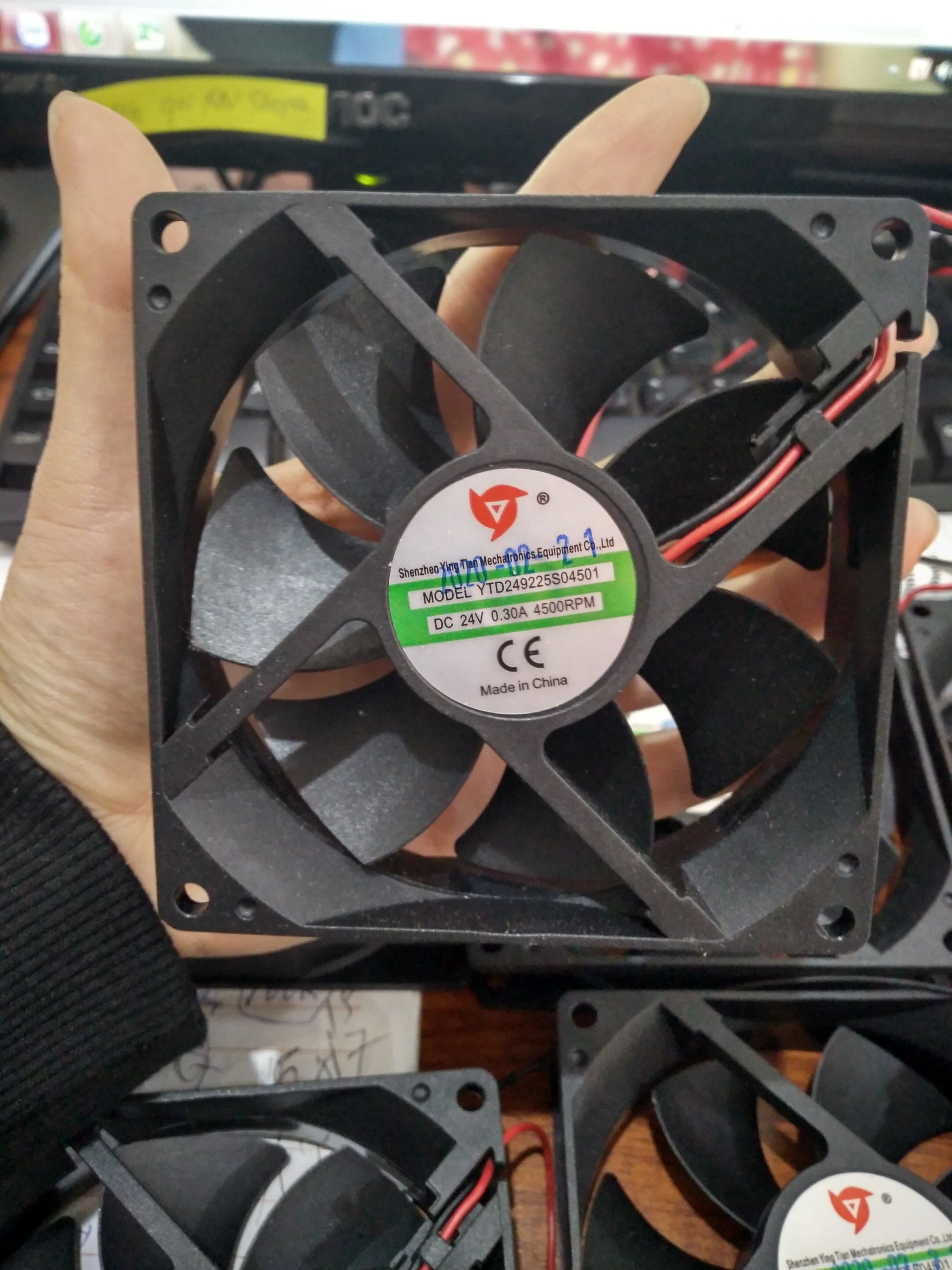QUẠT THÔNG GIÓ, HÚT MÙI, TẢN NHIỆT 24V 9x9 5 chiếc