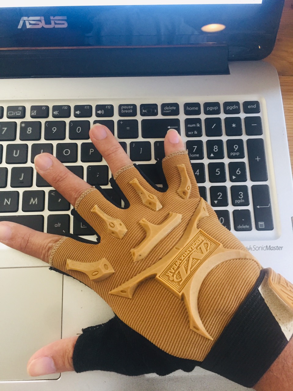 Găng tay xe máy Mechanix cụt ngón