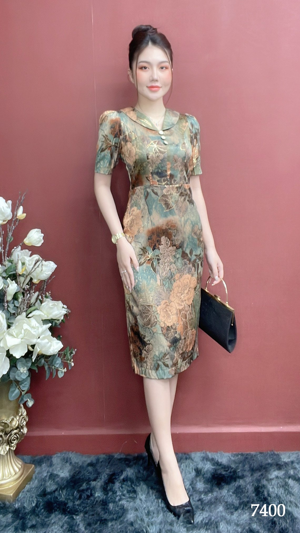 Đầm Body Midi EMY EM7400 Cổ Lá Lụa Vân Pháp LVP Ánh Kim