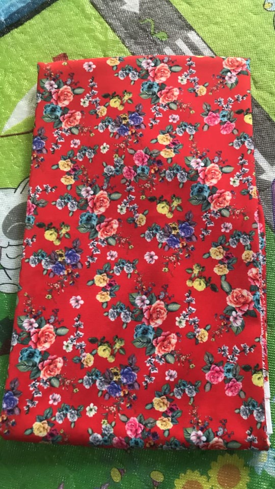 Bộ áo dài hoa nhí đỏ ch1