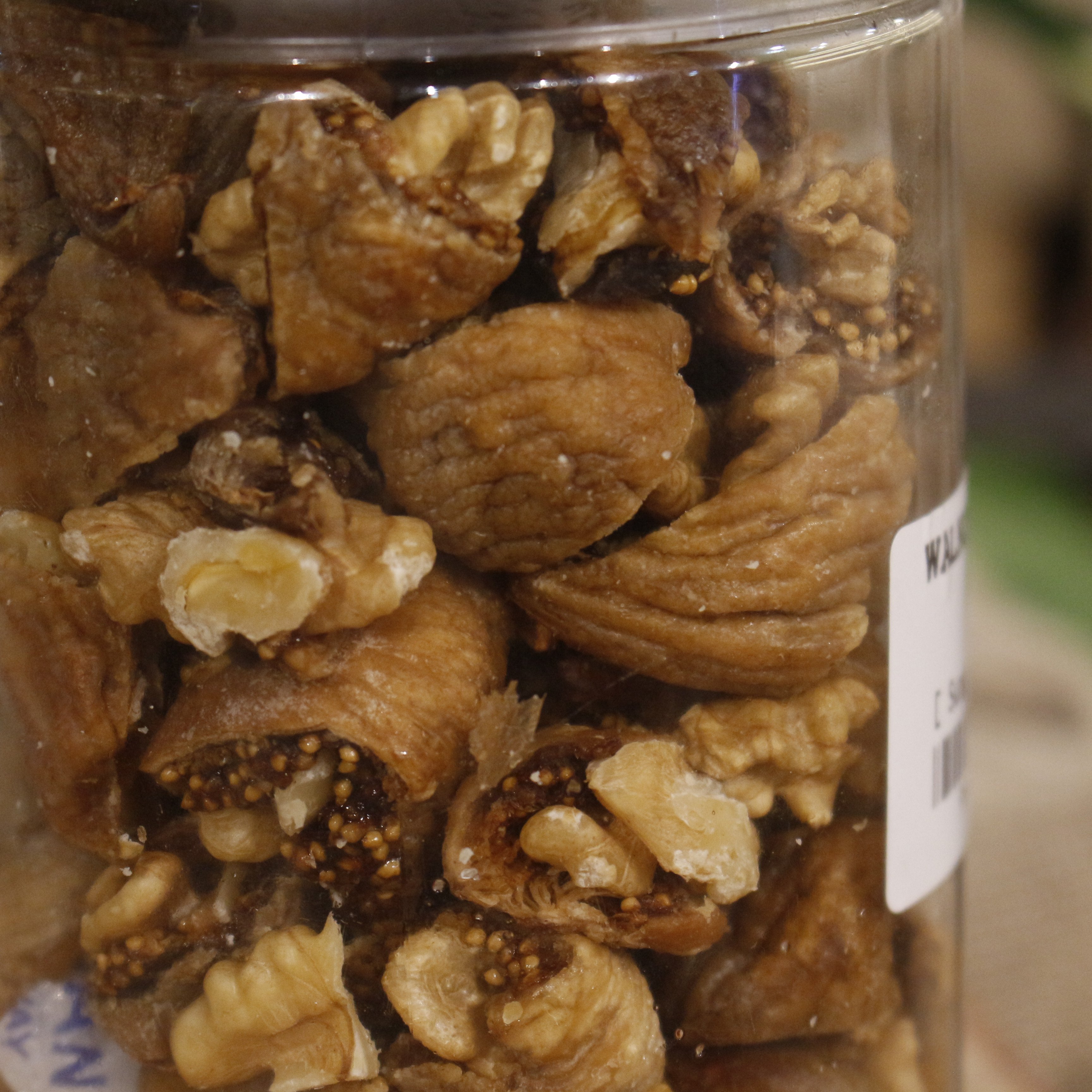 Sung kẹp óc chó - WALNUT STUFFED FIGS The Nuts valley