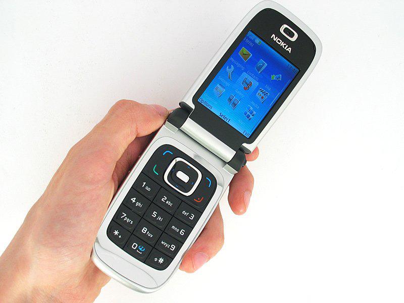 Điện thoại Nokia 6131 nắp gập (có bảo hành + miễn phí vẫn chuyển)