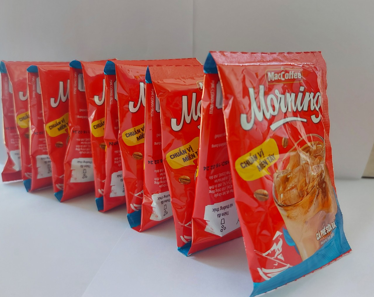 Cà phê sữa đá Morning (Dây 12 gói x 16g).