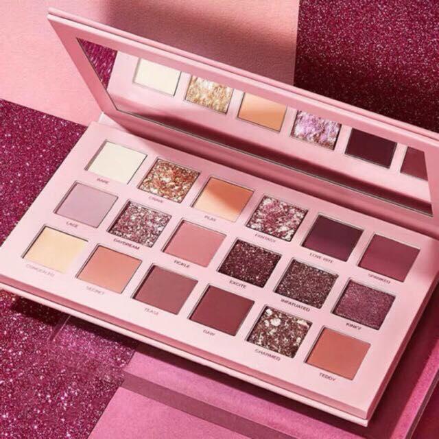 Bảng phấn mắt nhũ Moji New Nude For Part