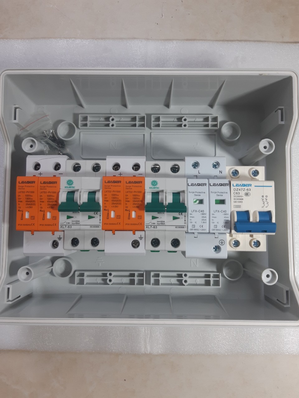 Aptomat dong cat mach dien mot chieu cb dc 800v 20a