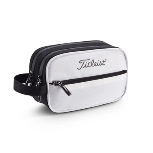 Túi gôn cầm tay Titleist, chất liệu vải bạt dày dặn, có tính năng chống thấm nước, có hai  ngăn