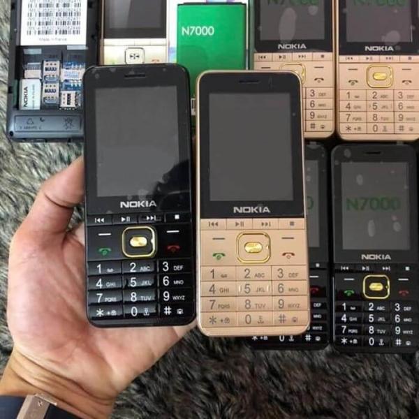 Điện thoại 4 sim giá rẻ Nokia N7000 nhỏ gọn pin trâu