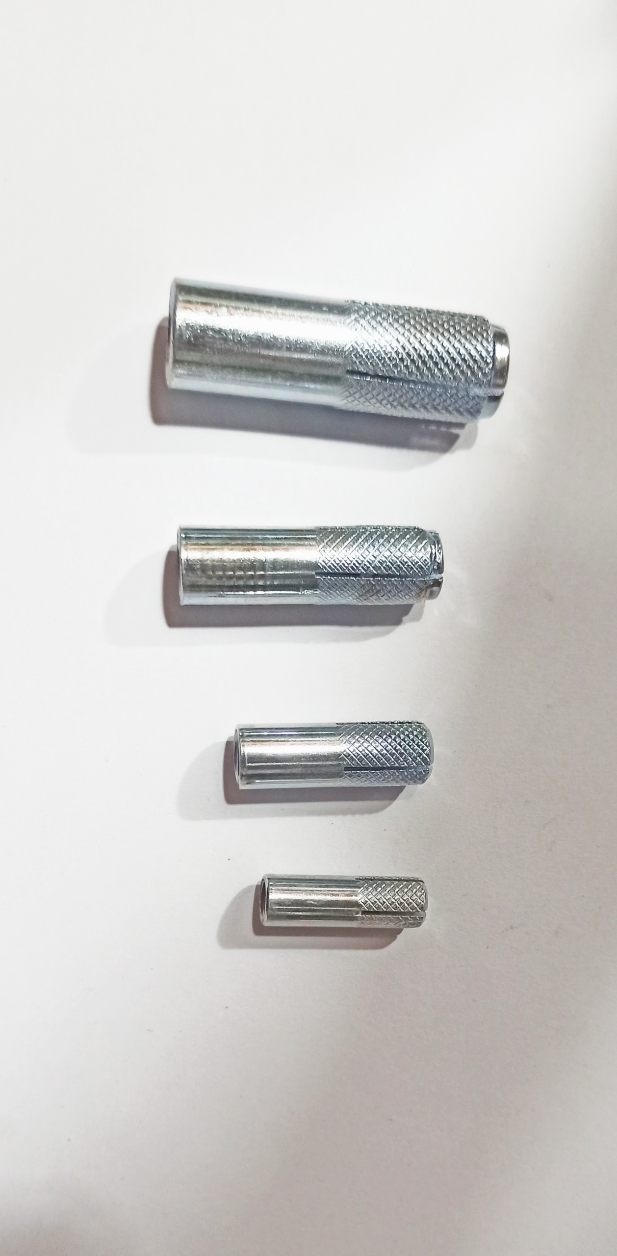 Hộp nở đóng, nở đạn, tắc kê đạn, tắc kê sắt bắt ti ren m6, m8, m10, m12