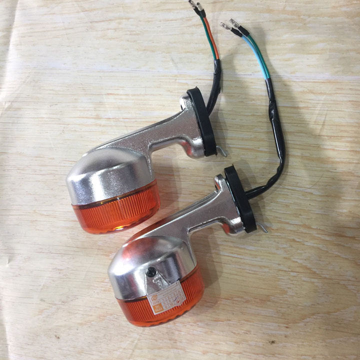 Cụm xi nhan sau xe CUB 81 đời mới - gắn zin cho xe